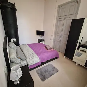 Apartment Cozy Near 28 Mall